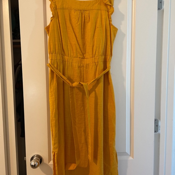 Dresses - Picture 9 of 10